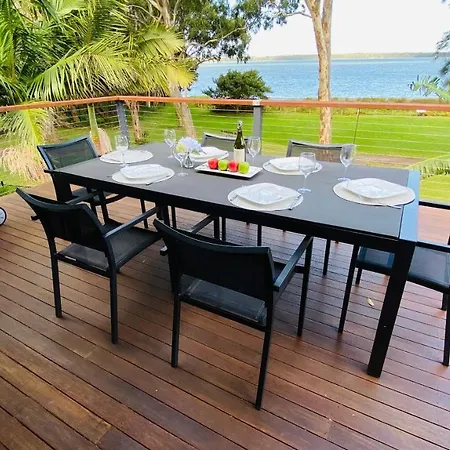 Absolute Lakefront House - Enjoy The Sunrise Budgewoi Exterior photo