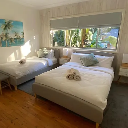 Absolute Lakefront House - Enjoy The Sunrise Budgewoi Exterior photo